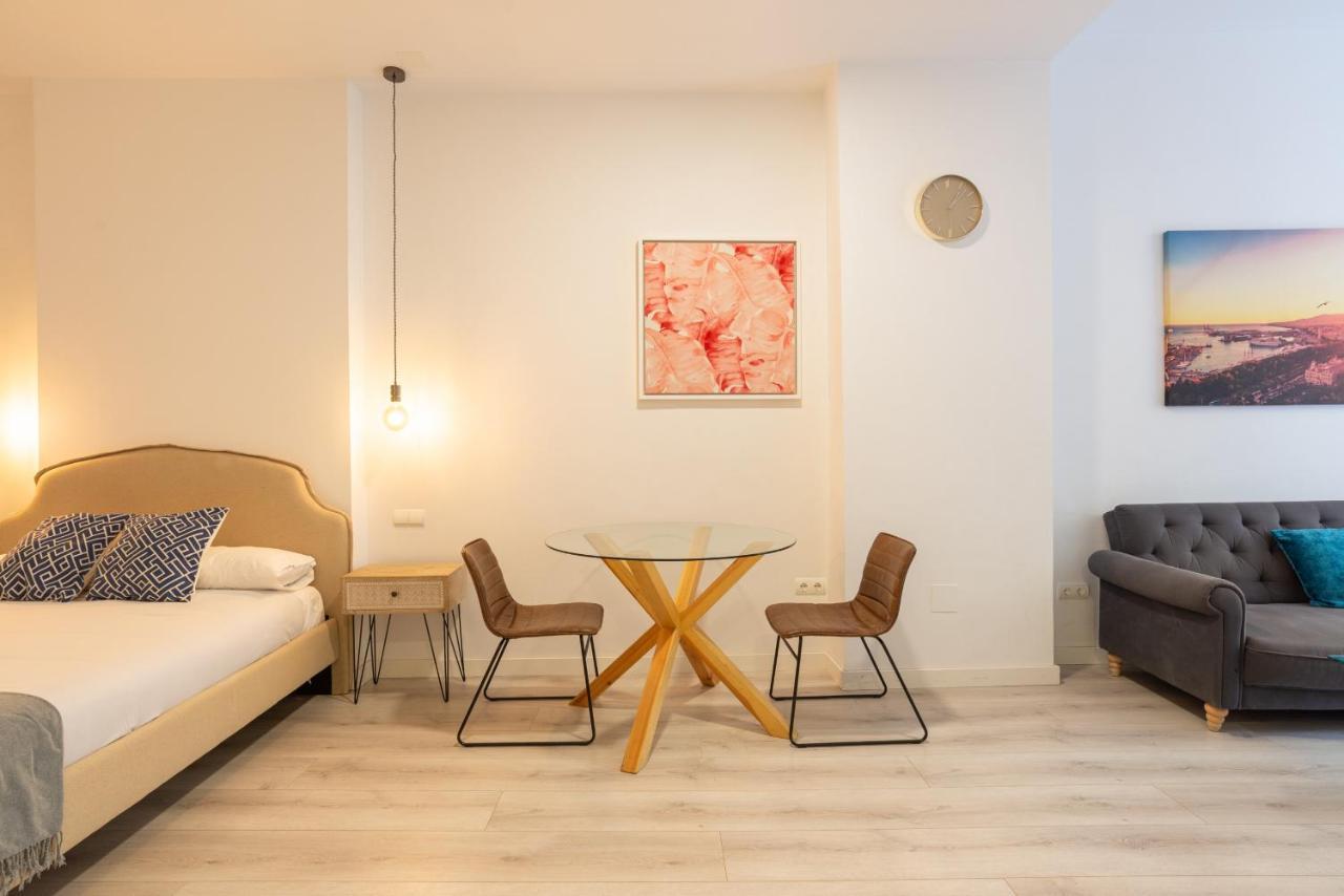 Ferienwohnung Urbe10 Plaza De La Constucion Premium Loft Málaga Exterior foto