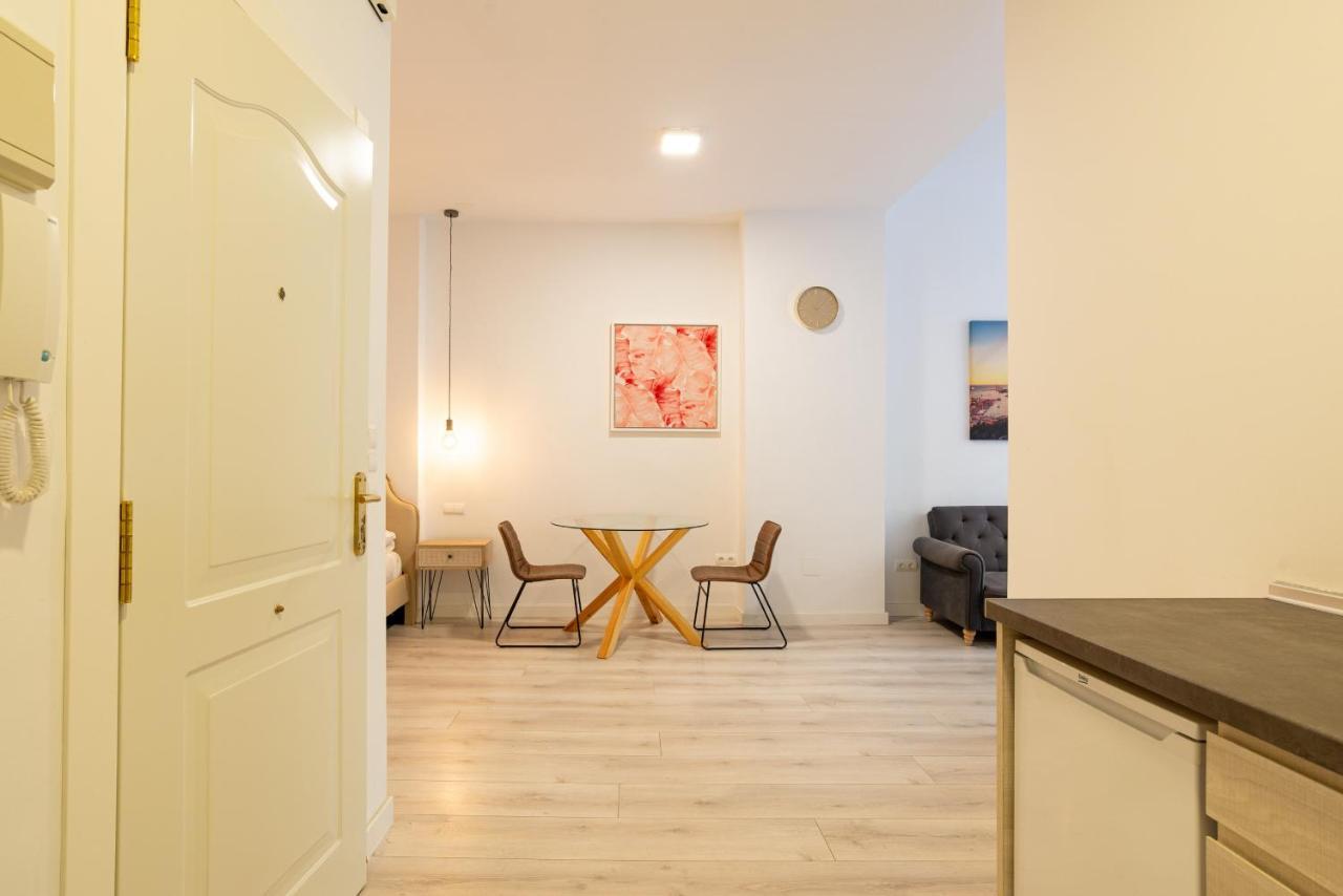 Ferienwohnung Urbe10 Plaza De La Constucion Premium Loft Málaga Exterior foto